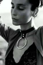 Elegant Choker with Large Ring Detail - SH400 - Image 3