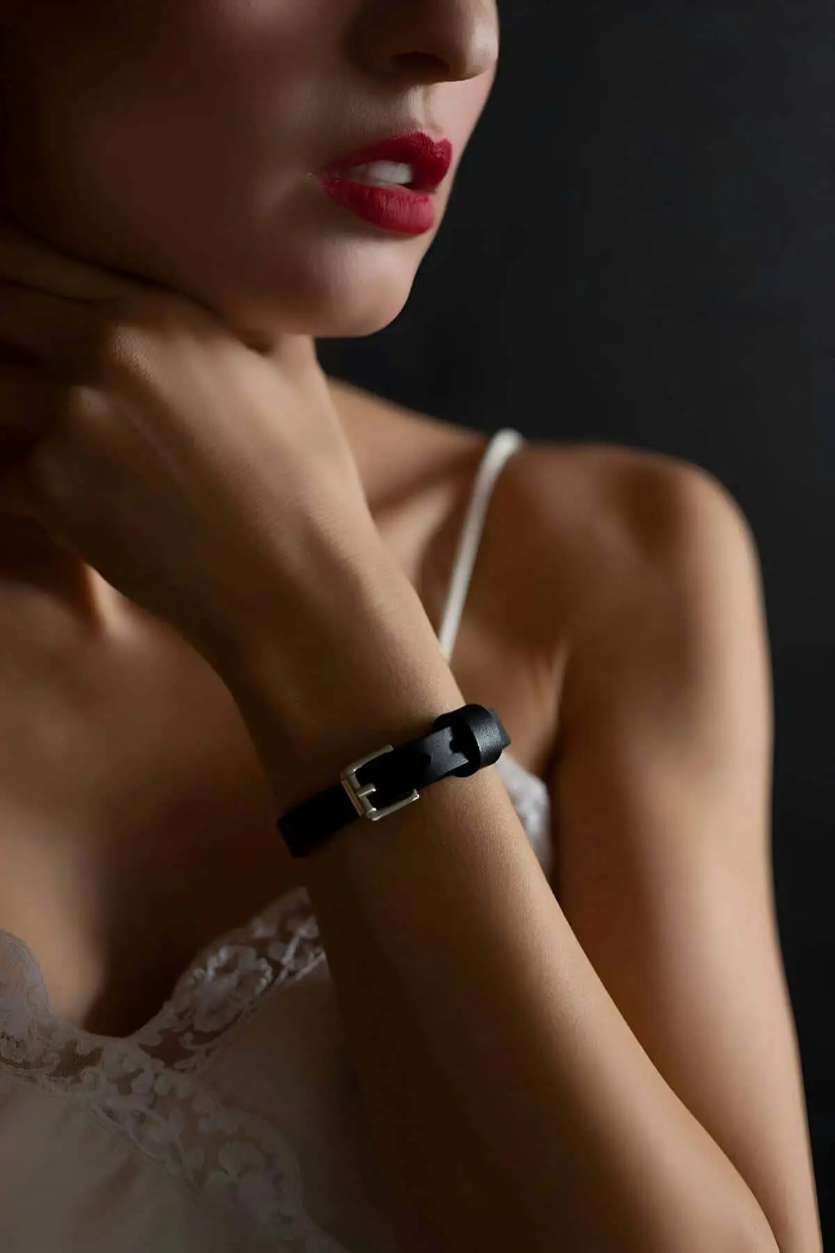 Leather Bracelet, Stylish 1 cm Leather Bracelet - SH1092