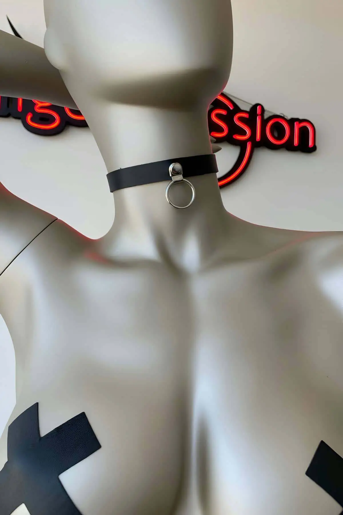 Stylish and Trendy Leather Choker