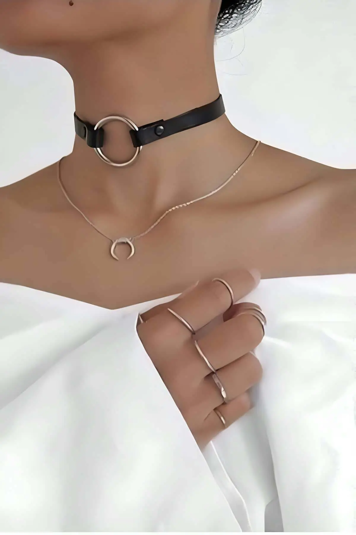 Stylish Leather Choker with Ring Detail - SH35