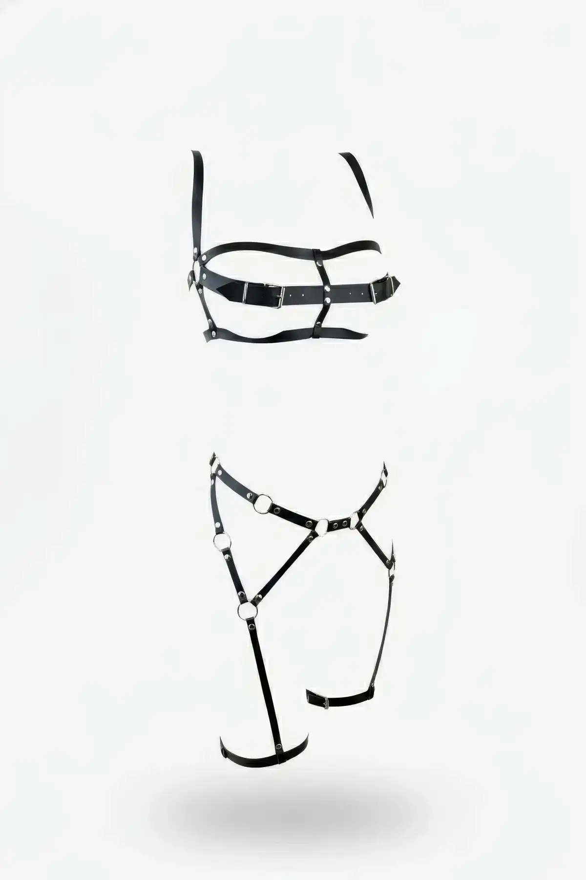 Black Harness Set in Glossy Leather with O-Ring Detail - SH560