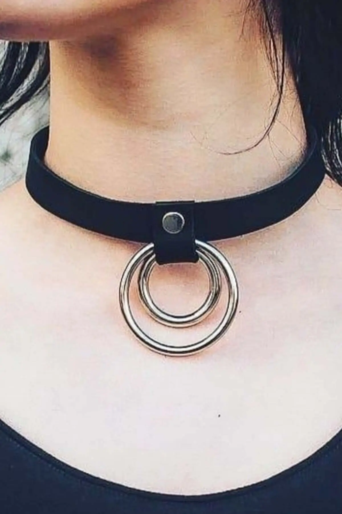 Elegant Adjustable Leather Choker with Thin Strap Ring Detail - SH685